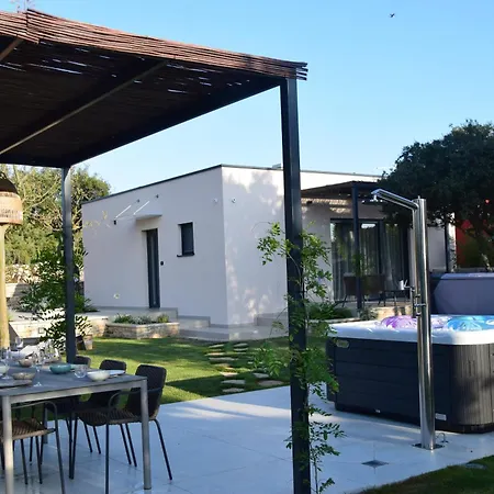 House With Jacuzzi In 2306 * Rovinj