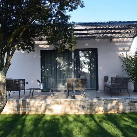 House With Jacuzzi In 2306 Holiday home Rovinj